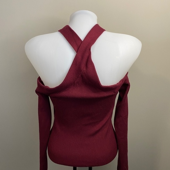 Guess Long Sleeve Women's Crossover Open Shoulder Burgundy Sweater Size Large - Picture 3 of 10